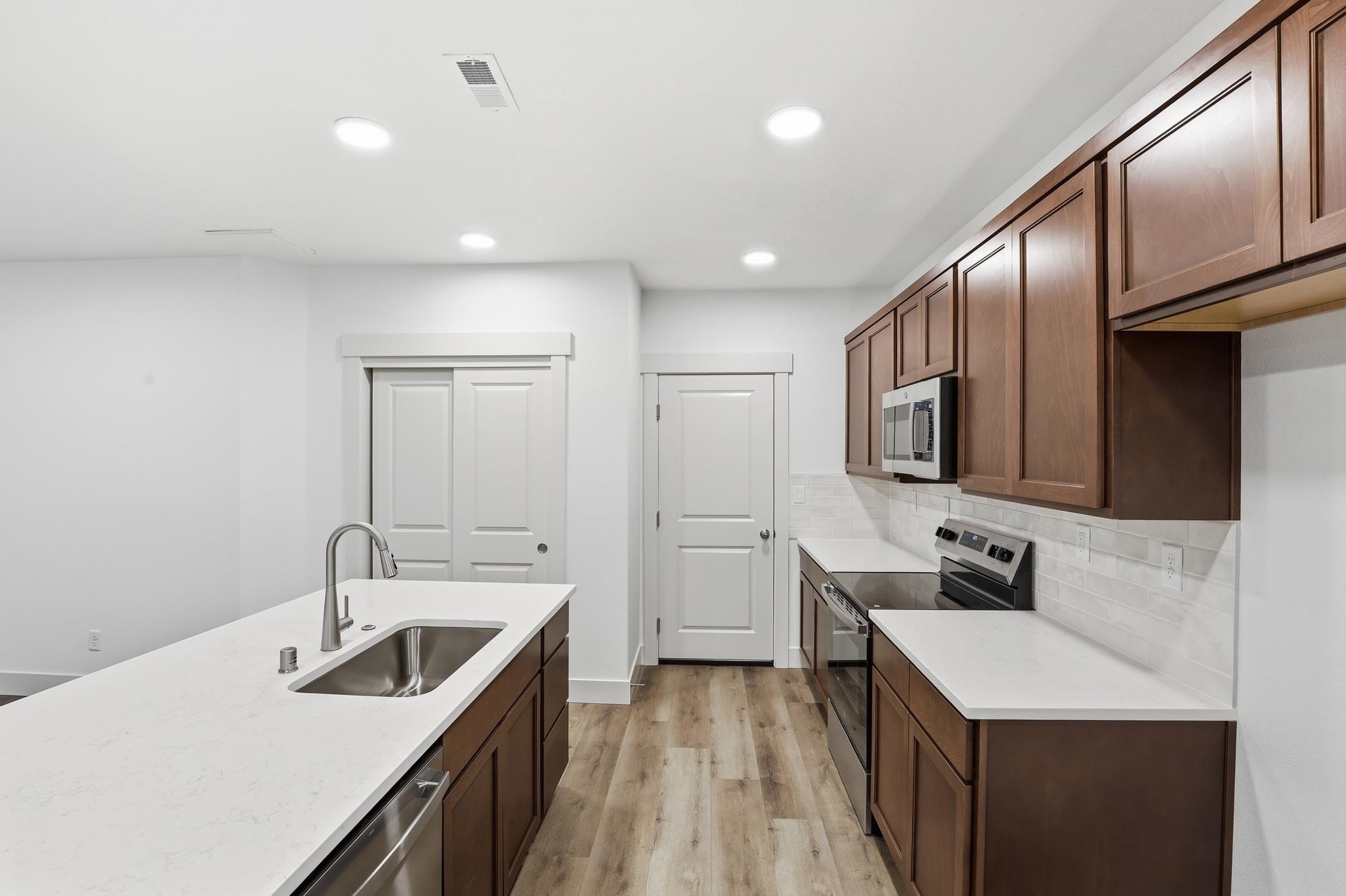420 N Viewmont Ct - Photo 4
