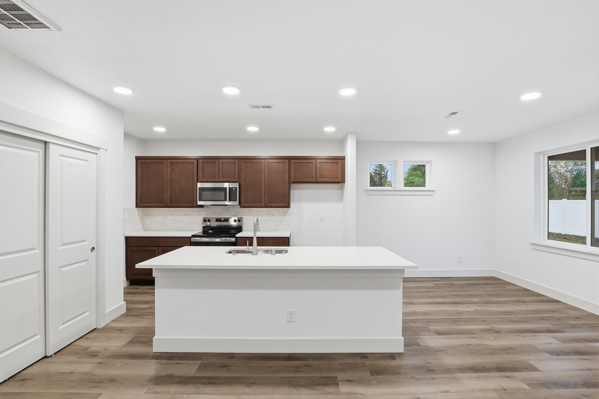 420 N Viewmont Ct - Photo 5