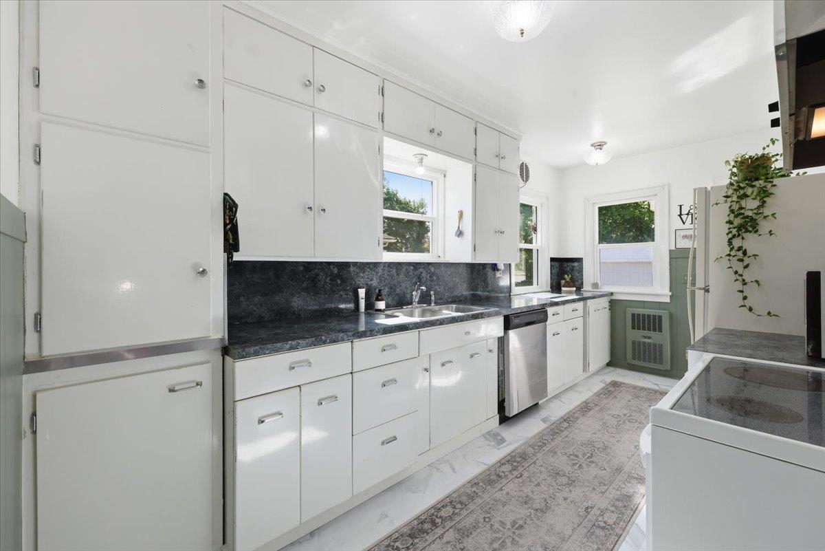 3119 W Alice Ave - Photo 9