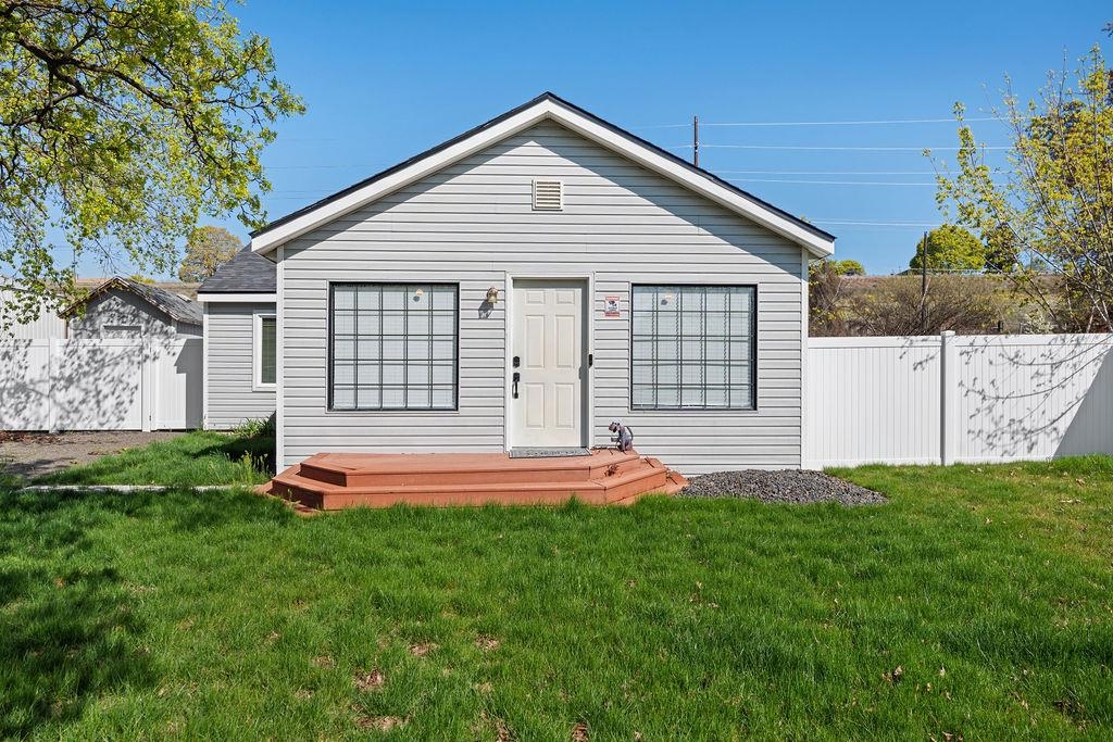 2507 E Upriver Dr - Photo 1