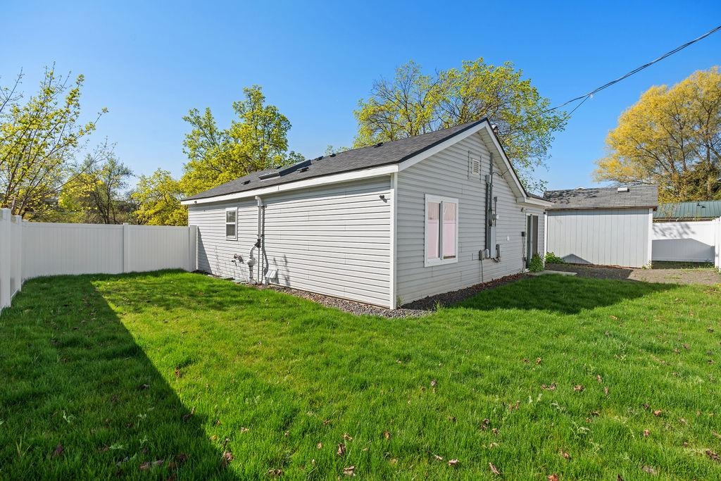 2507 E Upriver Dr - Photo 33