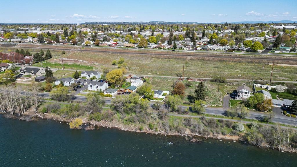 2507 E Upriver Dr - Photo 38