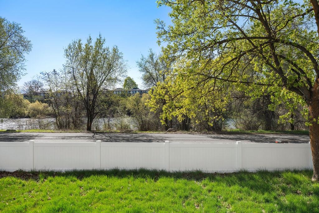 2507 E Upriver Dr - Photo 41
