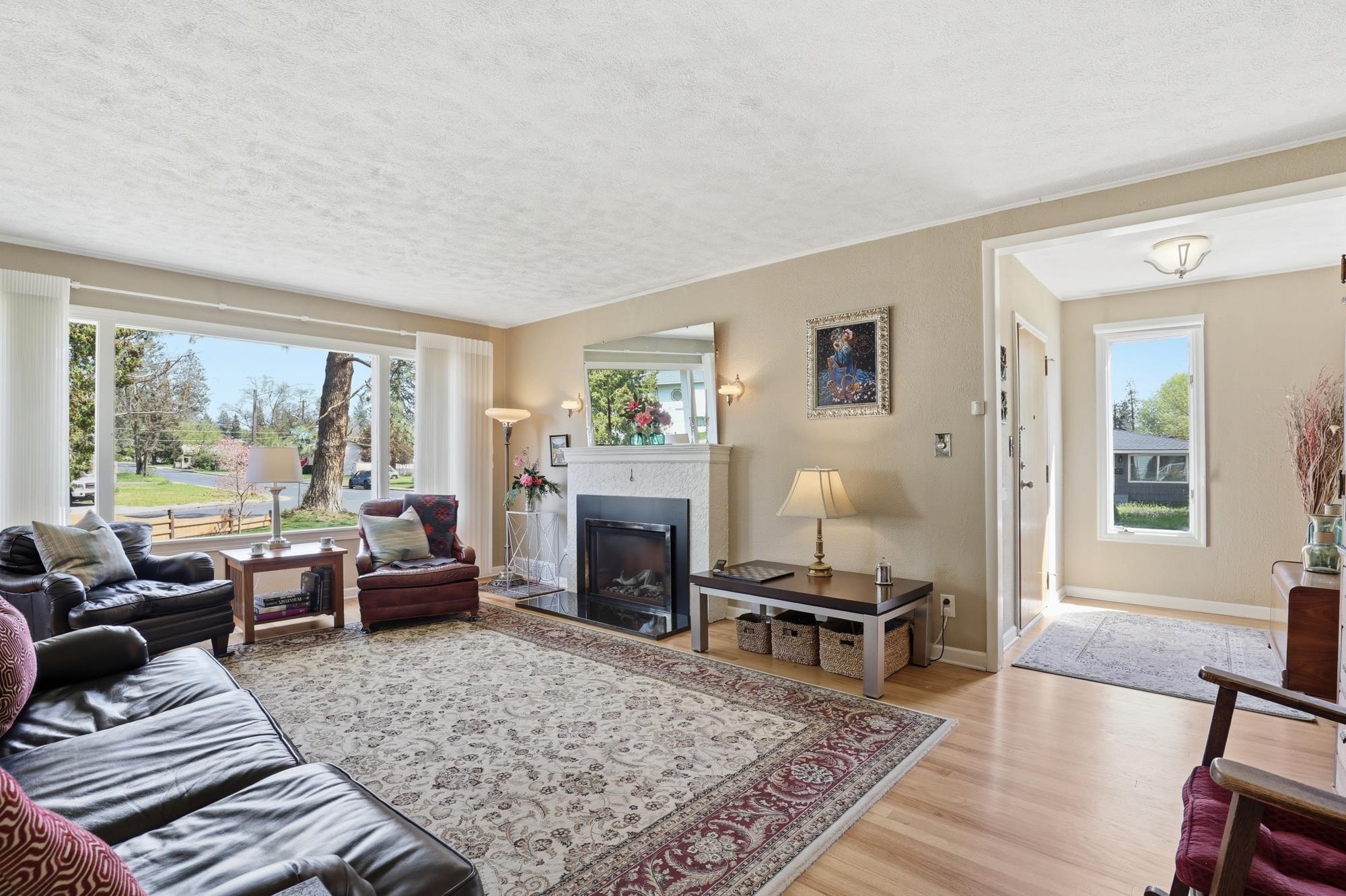 3534 W Wellesley Ave - Photo 3