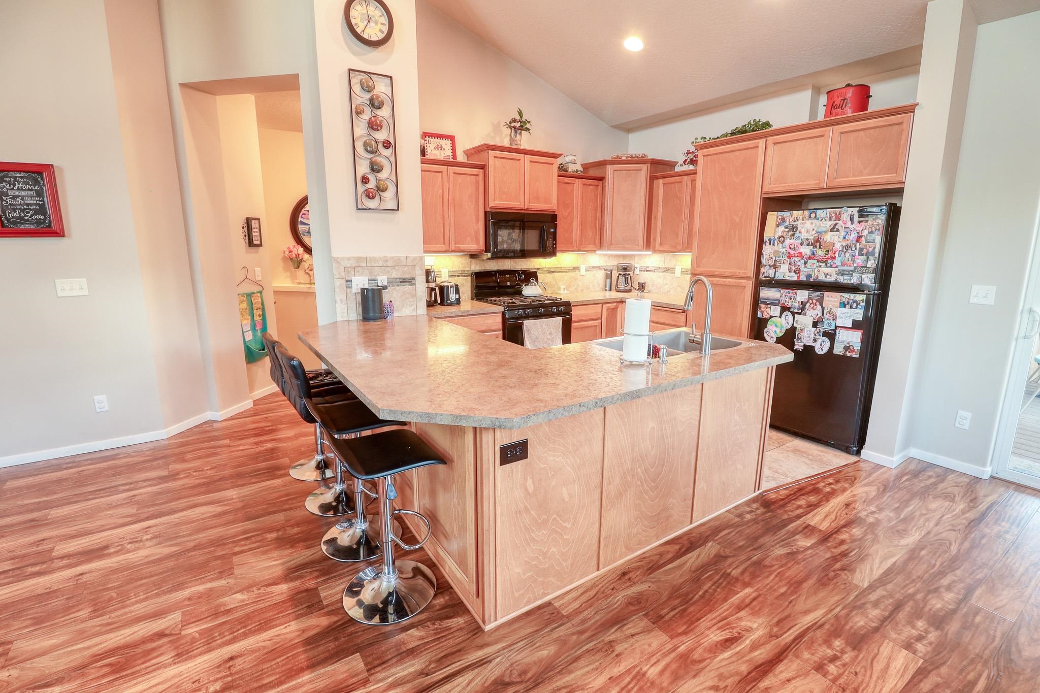 325 Parker Ct - Photo 5