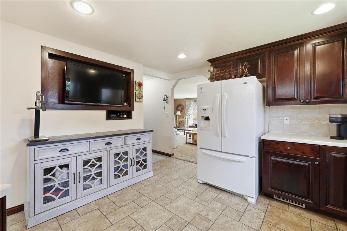 1205 E 55th Ave - Photo 16