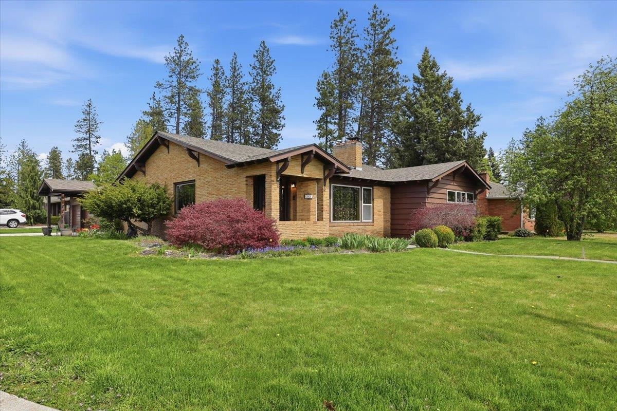 1205 E 55th Ave - Photo 3
