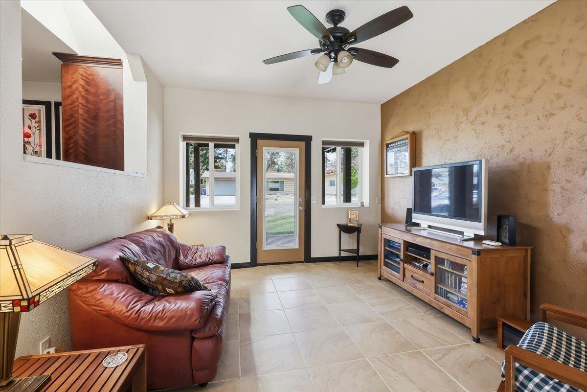 1205 E 55th Ave - Photo 21