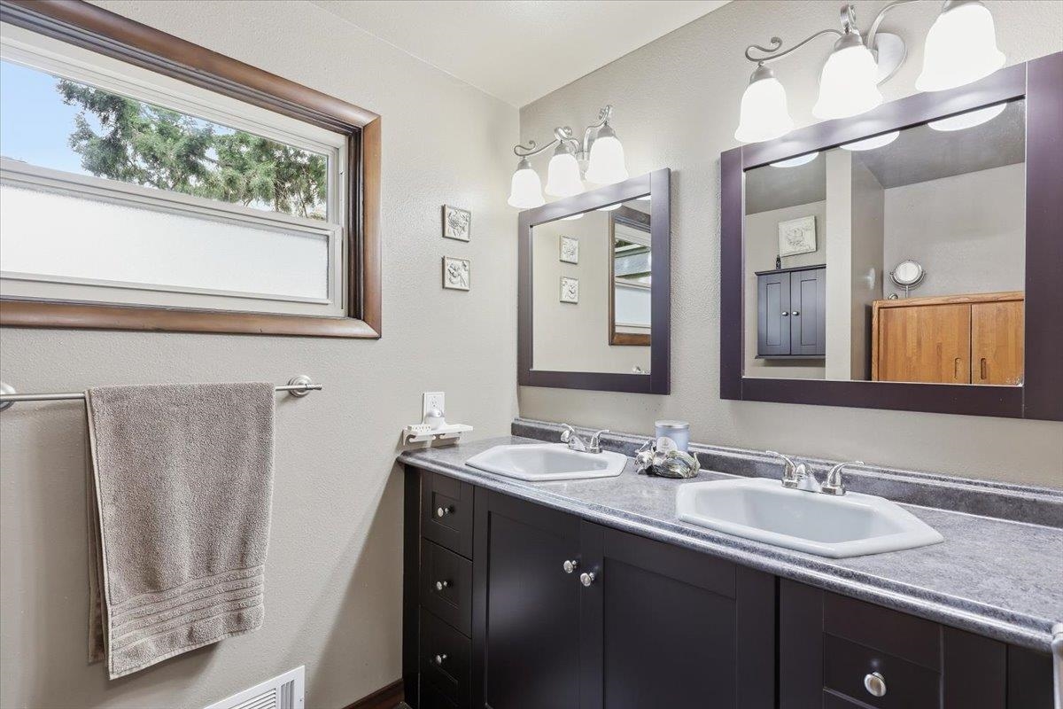 1205 E 55th Ave - Photo 23