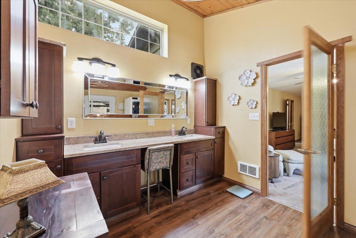 1205 E 55th Ave - Photo 27