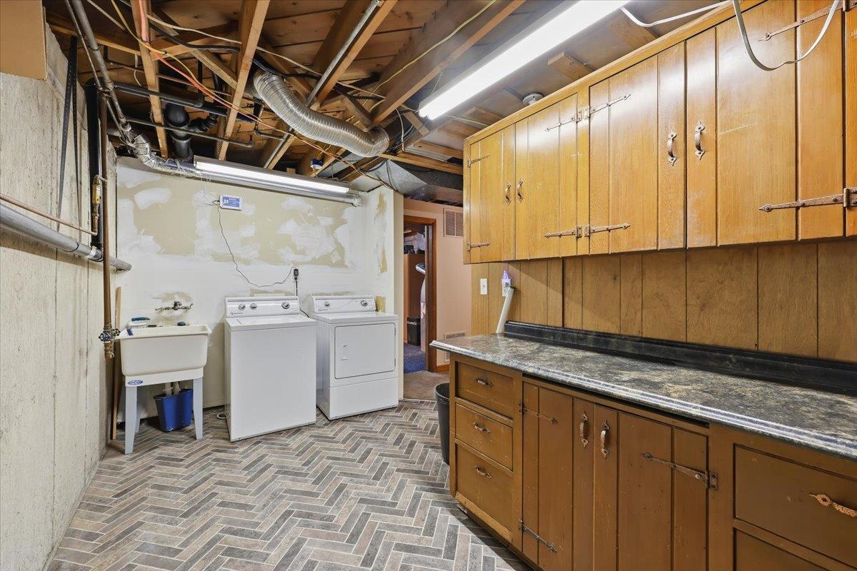 1205 E 55th Ave - Photo 40