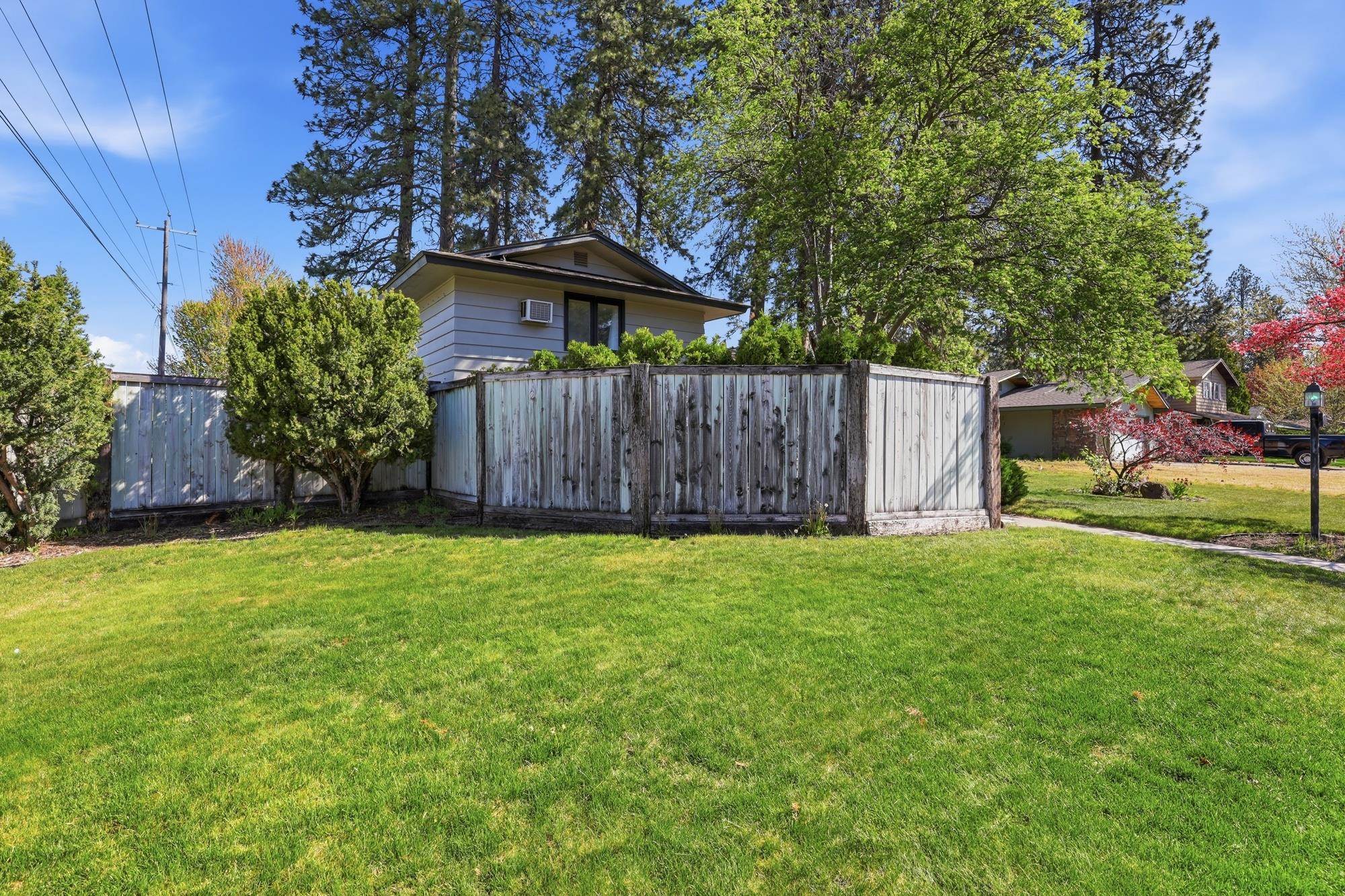 10705 E 23rd Ave - Photo 3