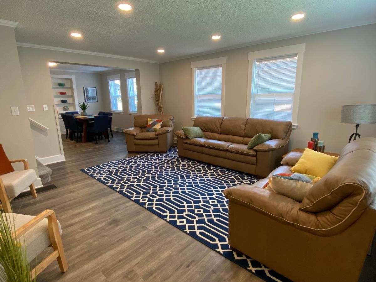 1523 E Liberty Ave - Photo 2