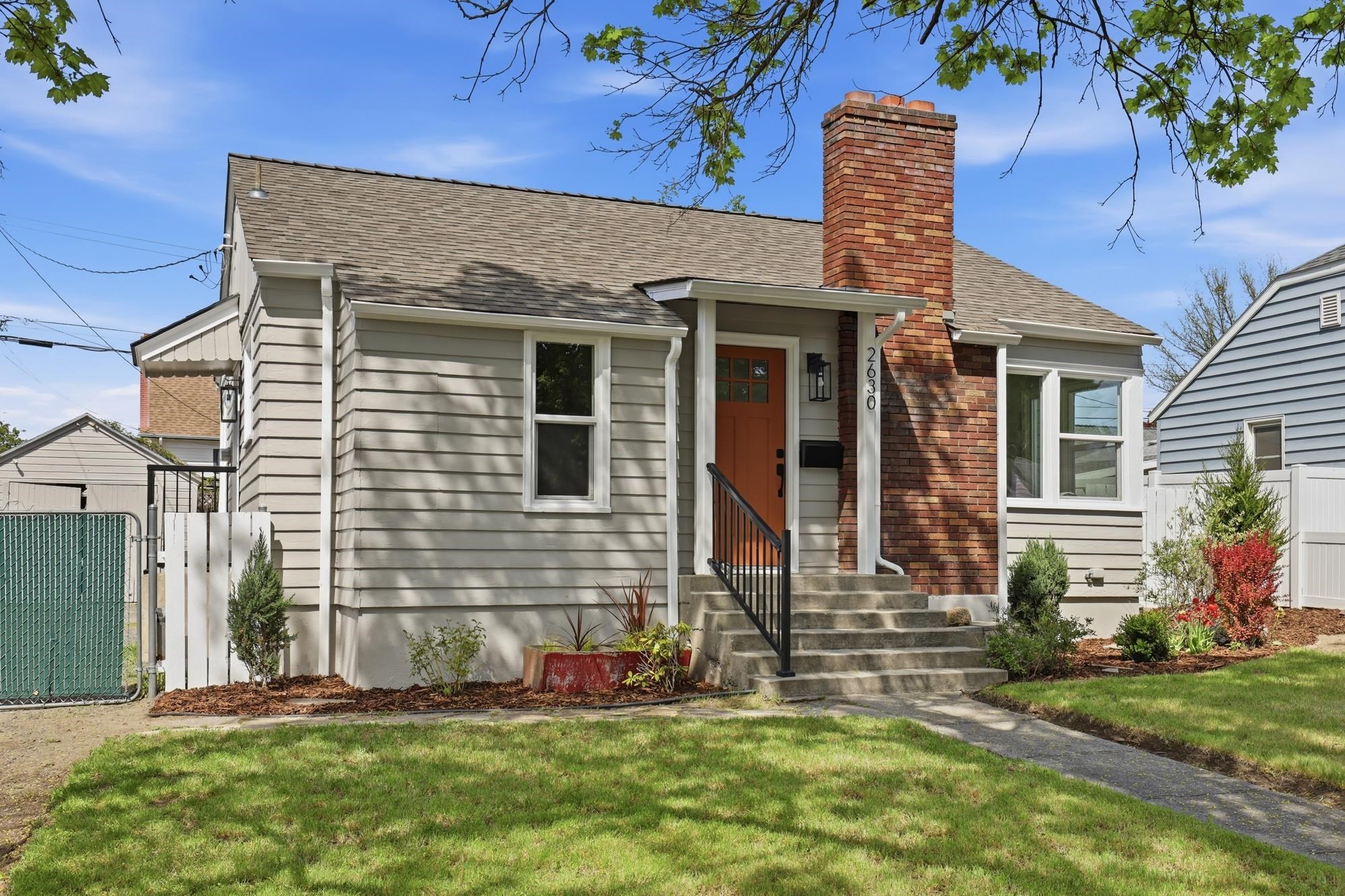 2630 W Walton Ave - Photo 2