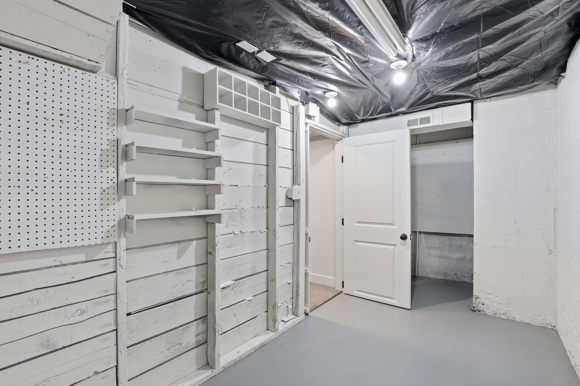 2630 W Walton Ave - Photo 17