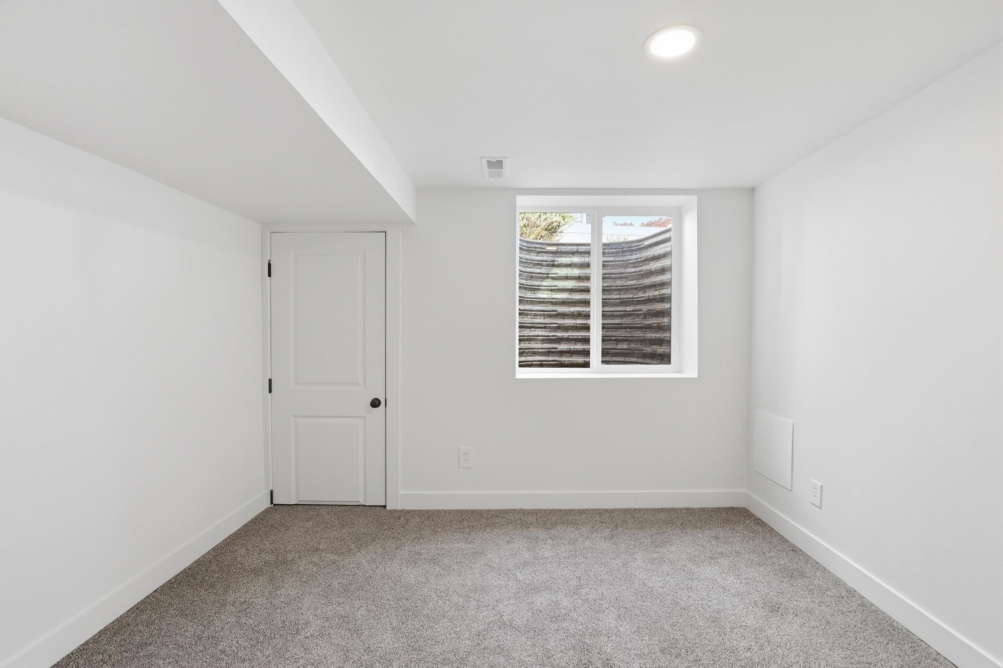 2630 W Walton Ave - Photo 19