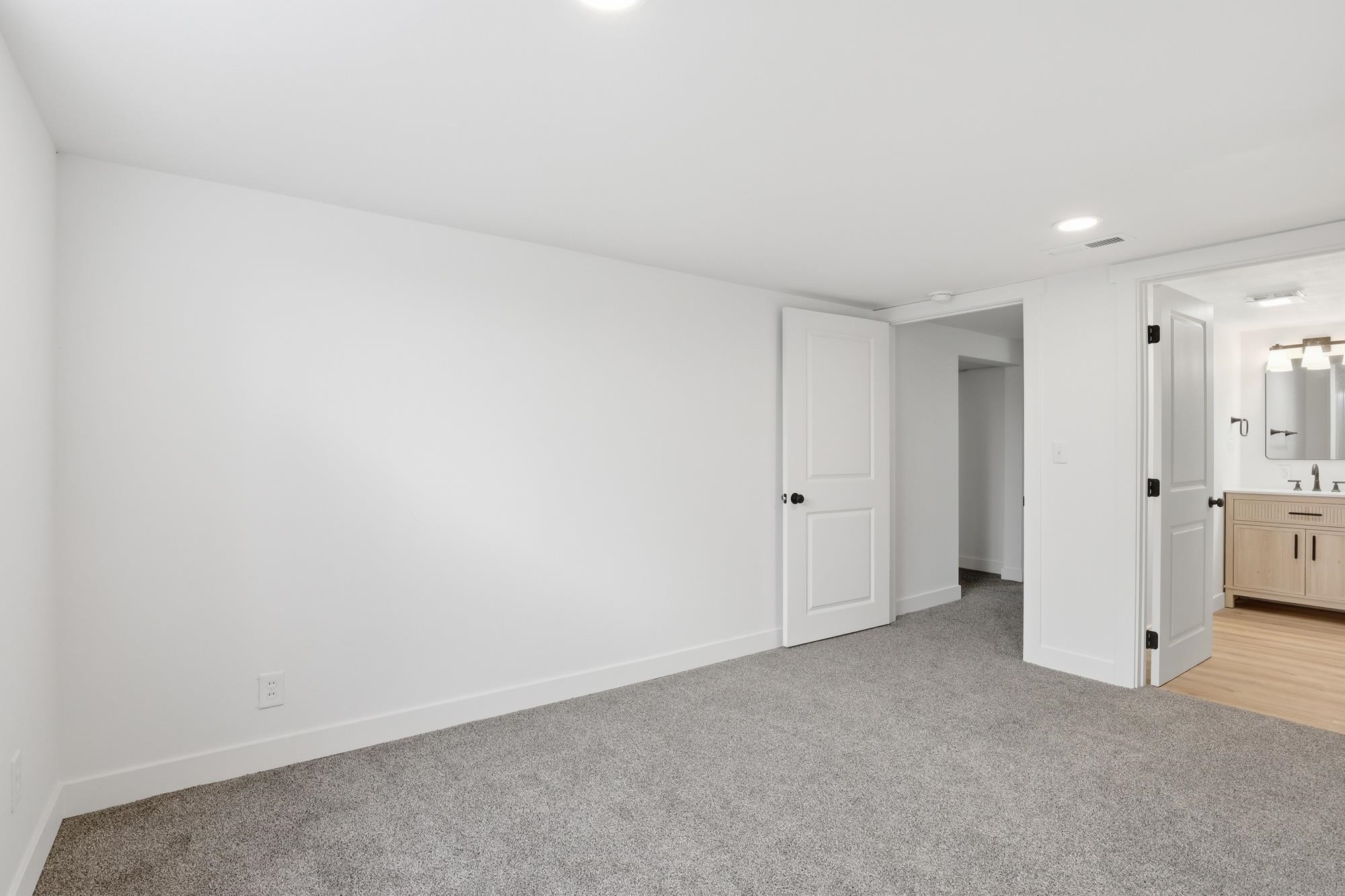 2630 W Walton Ave - Photo 22