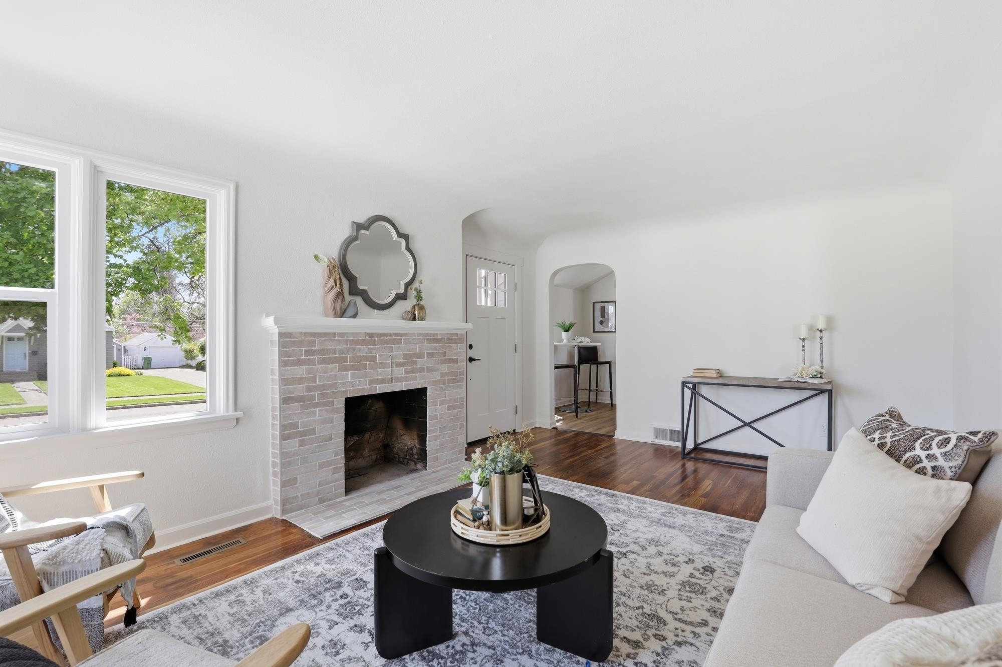 2630 W Walton Ave - Photo 6