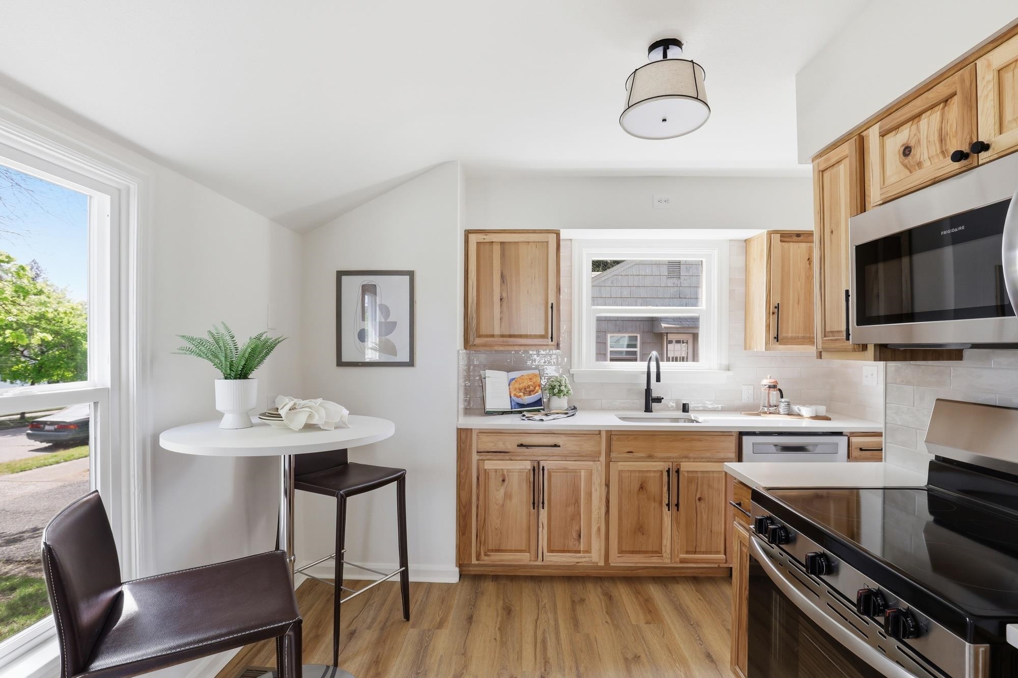 2630 W Walton Ave - Photo 10