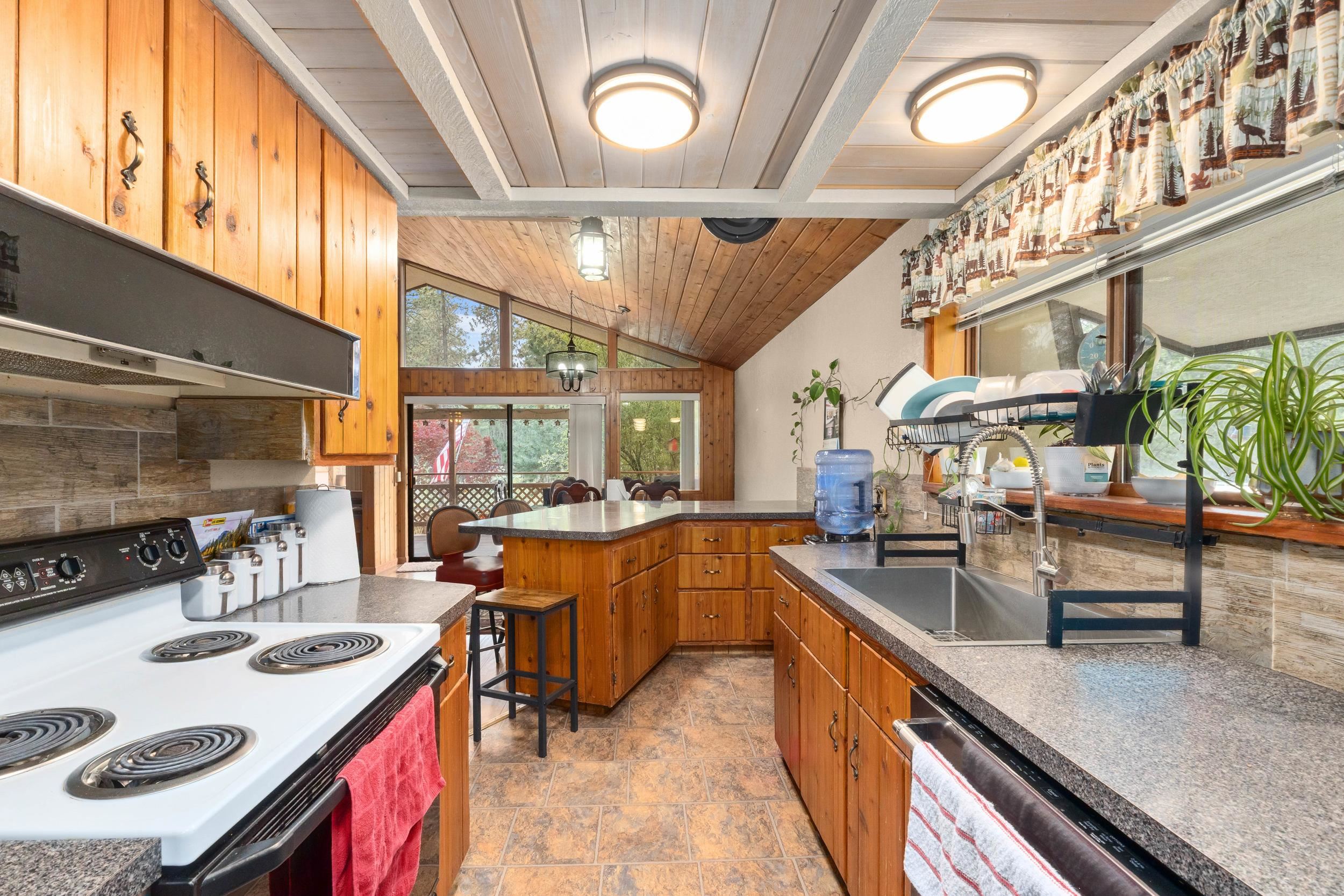 1367 Kettle Park Rd - Photo 11