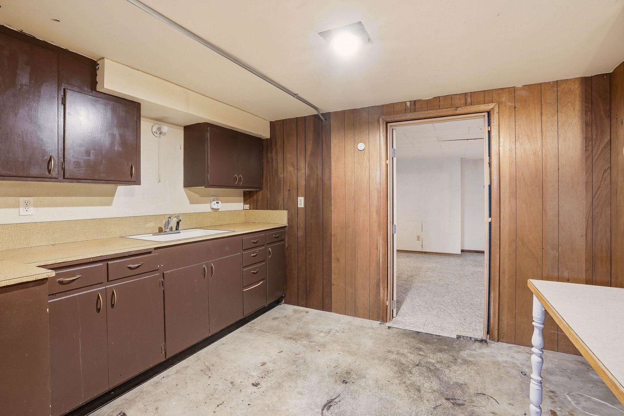 2304 E E Sanson Ave - Photo 18