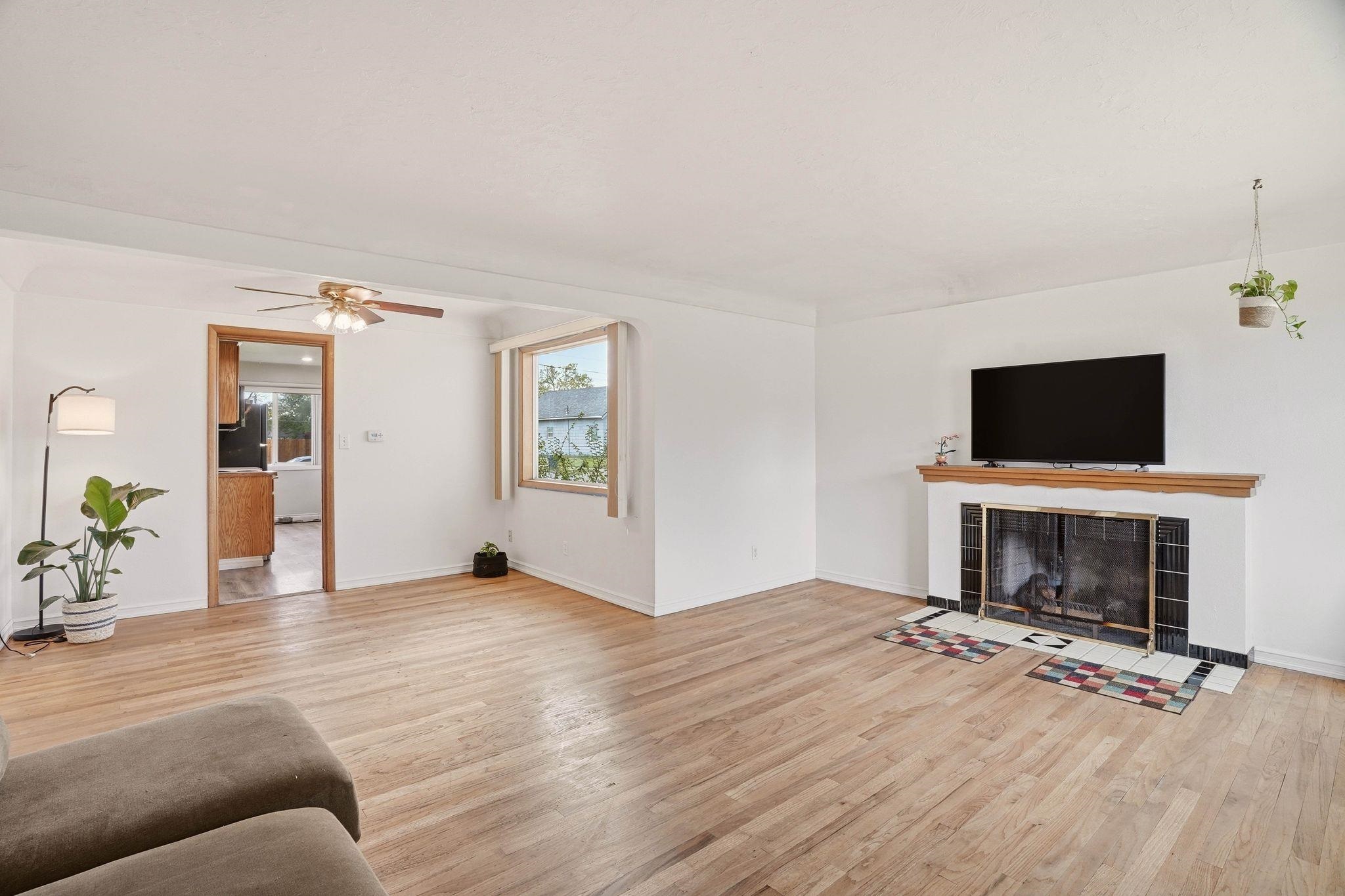 2304 E E Sanson Ave - Photo 5
