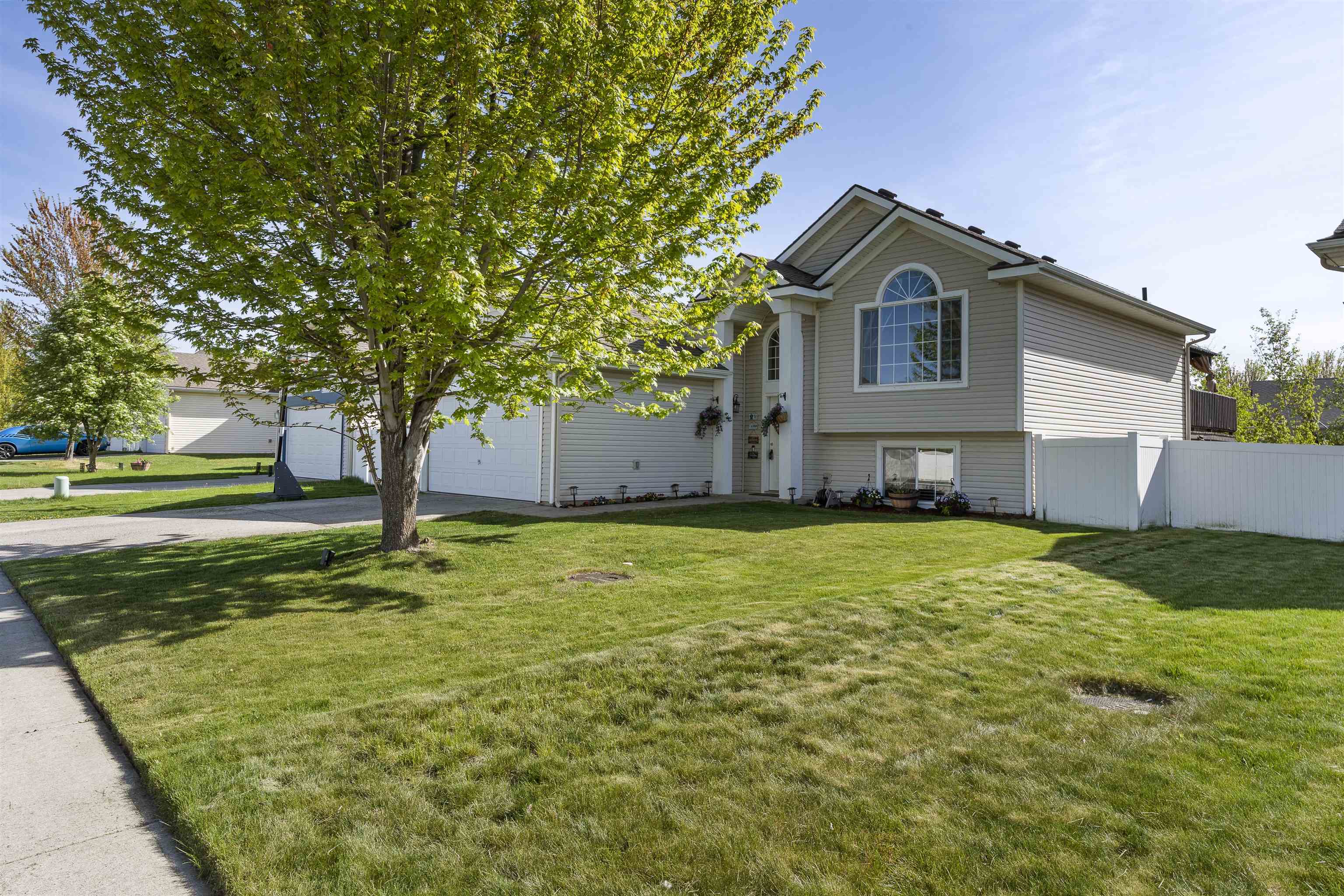 9008 N Oak St - Photo 3