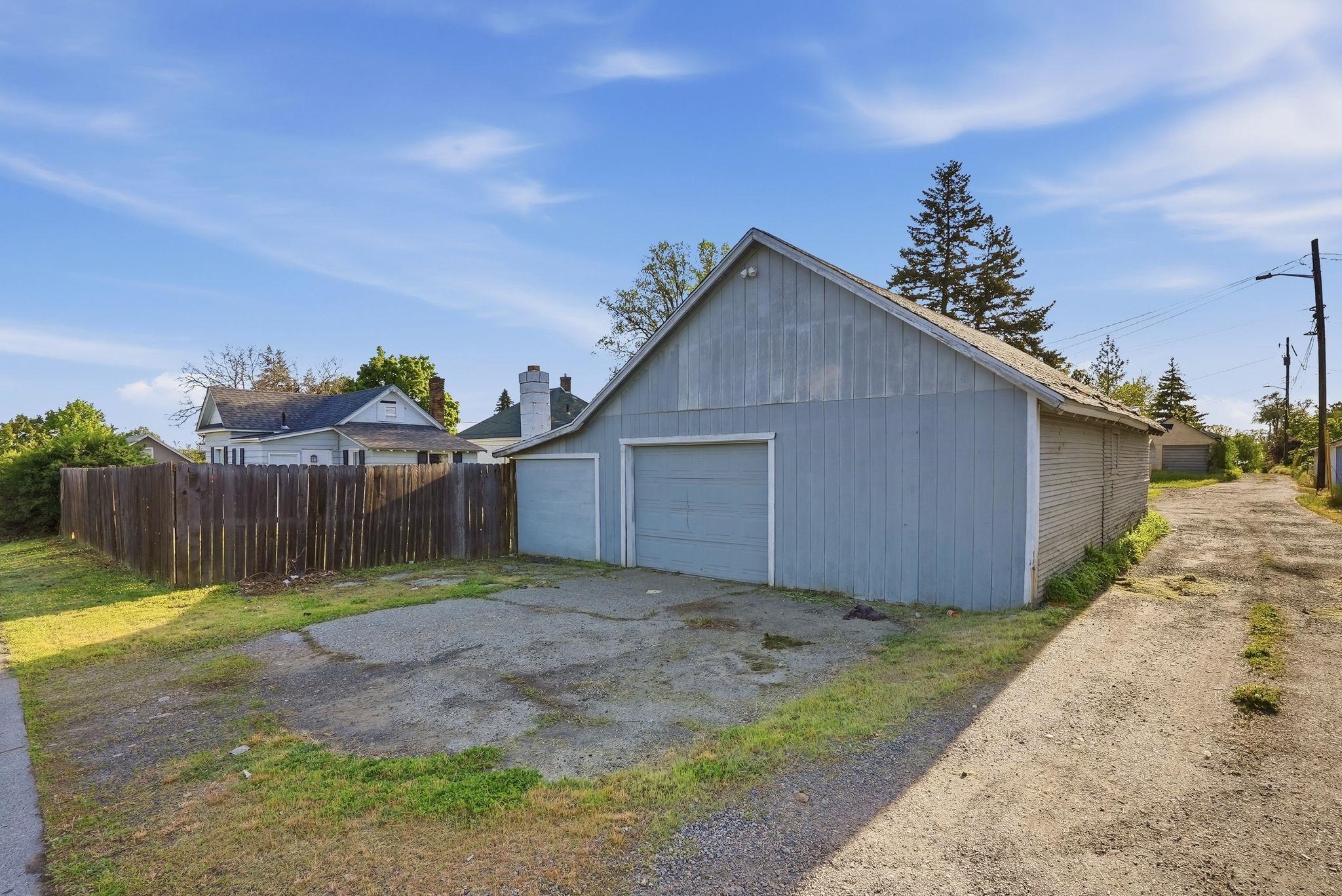 2425 E Gordon Ave - Photo 13