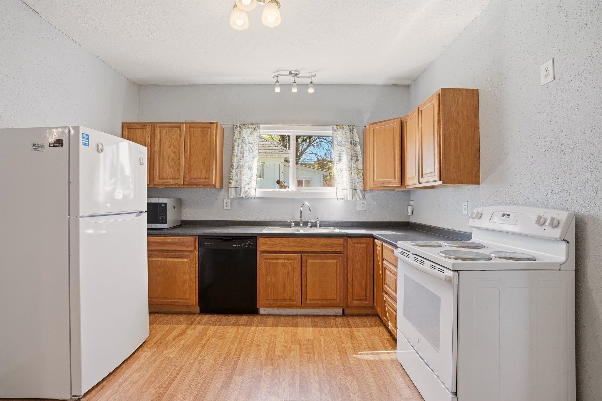 2425 E Gordon Ave - Photo 4