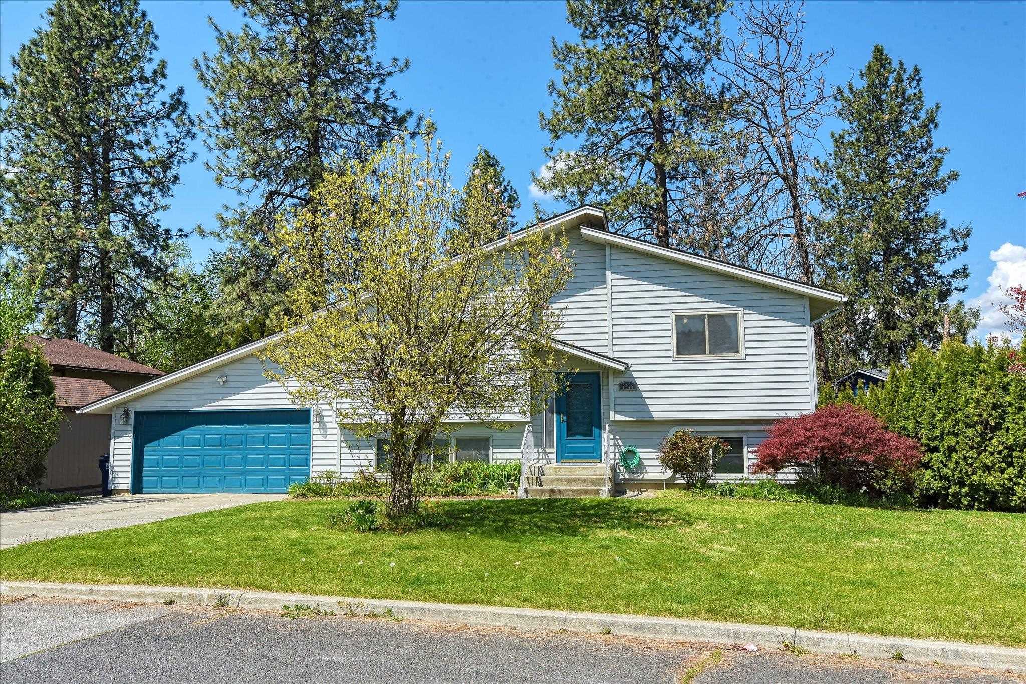 8515 N ANTIETAM Dr - Photo 2