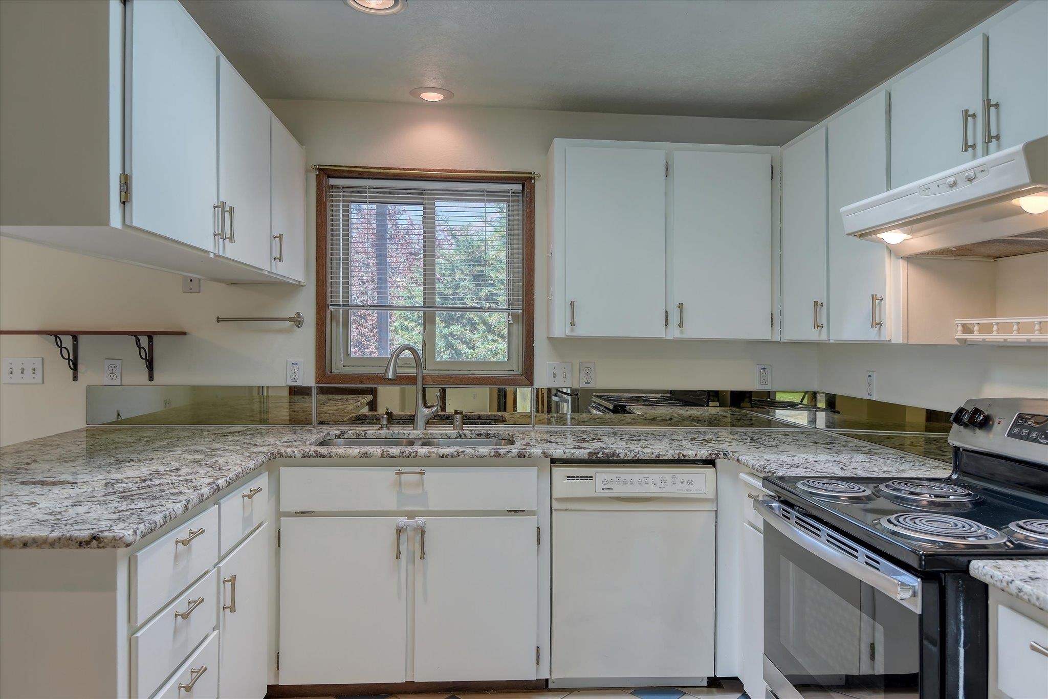 8515 N ANTIETAM Dr - Photo 11