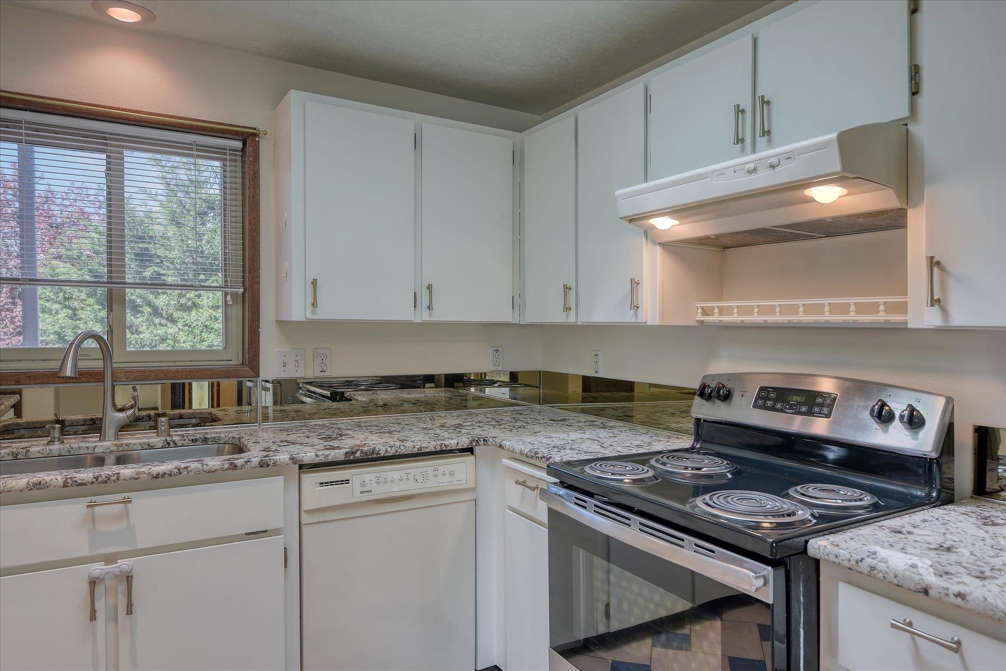 8515 N ANTIETAM Dr - Photo 12