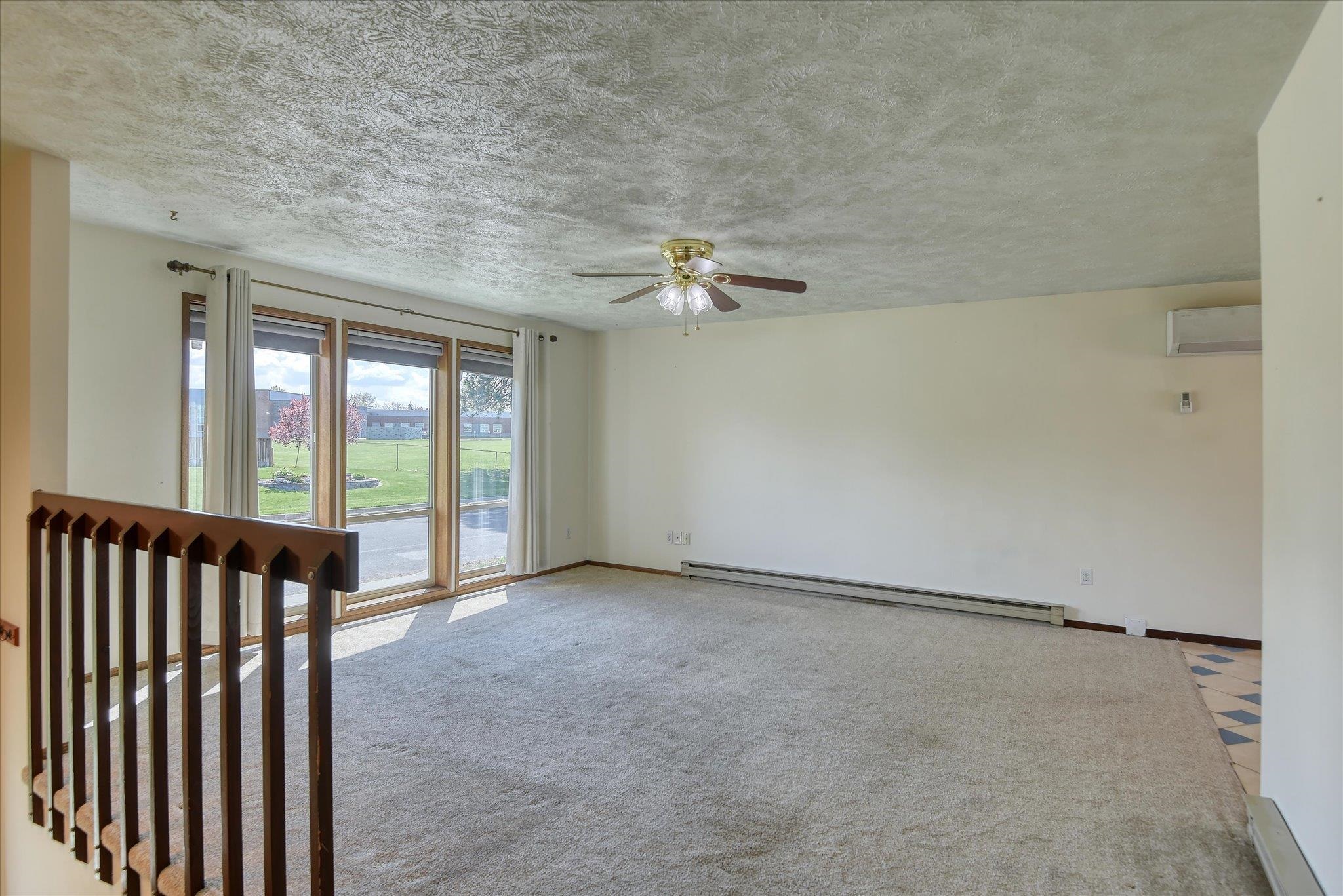 8515 N ANTIETAM Dr - Photo 4