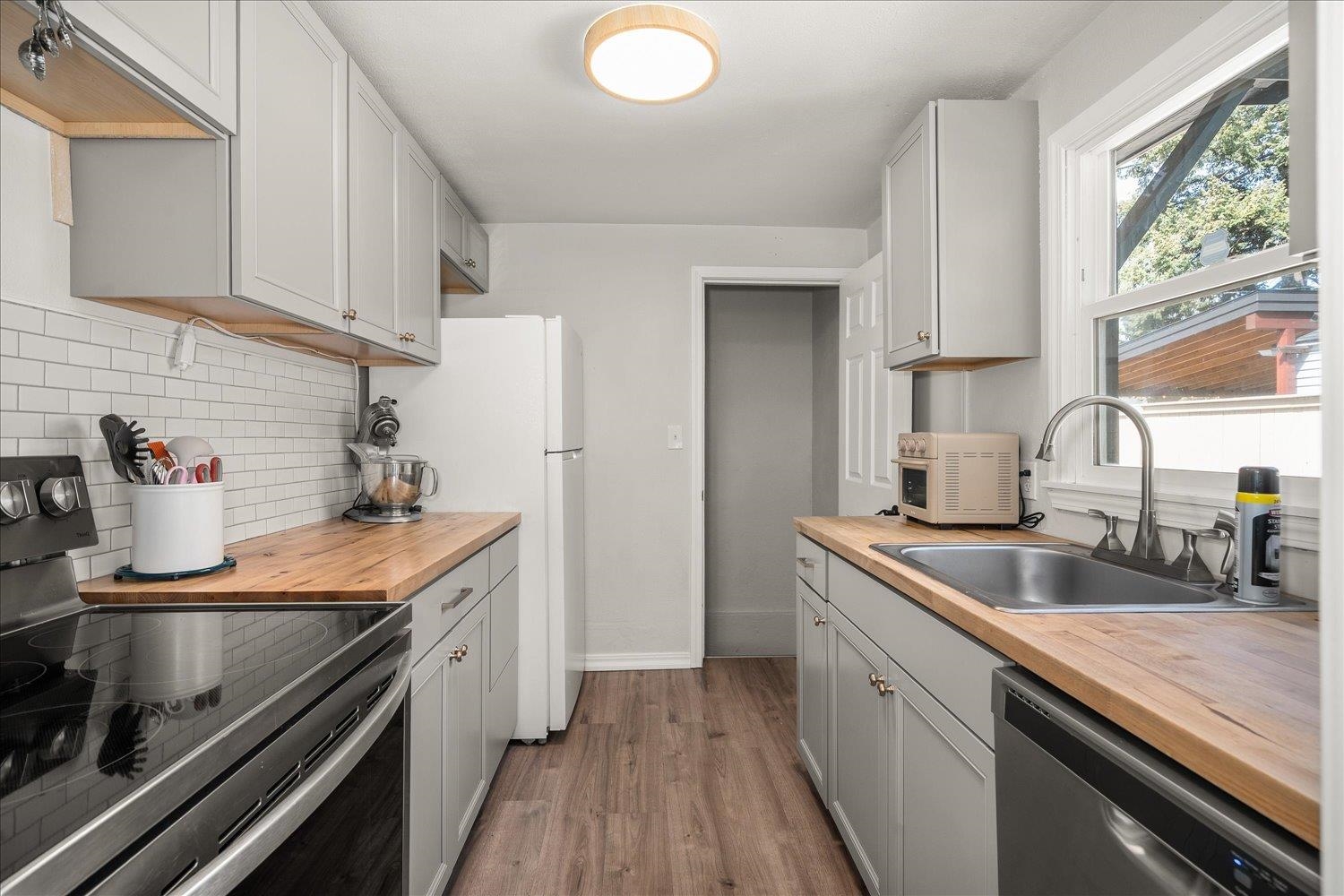 2512 W OLYMPIC Ave - Photo 13