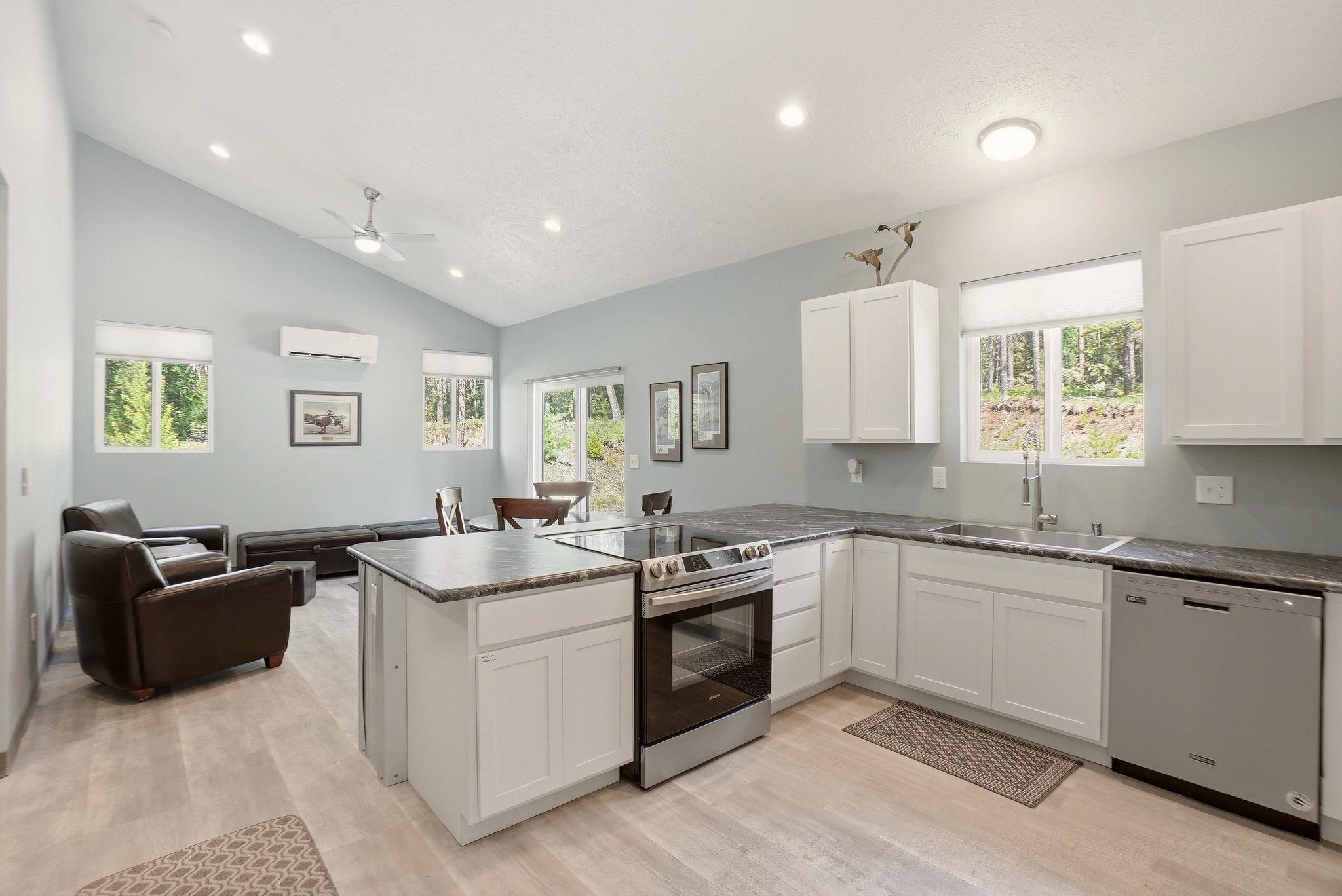 870 McGowen Rd - Photo 6