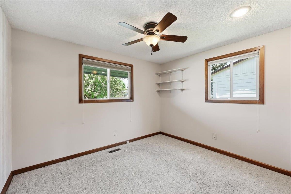 14212 E Boone Ave - Photo 15