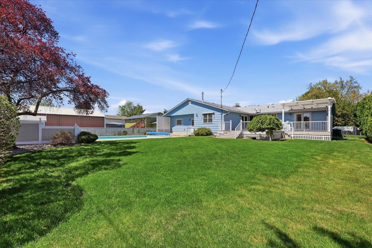 14212 E Boone Ave - Photo 3