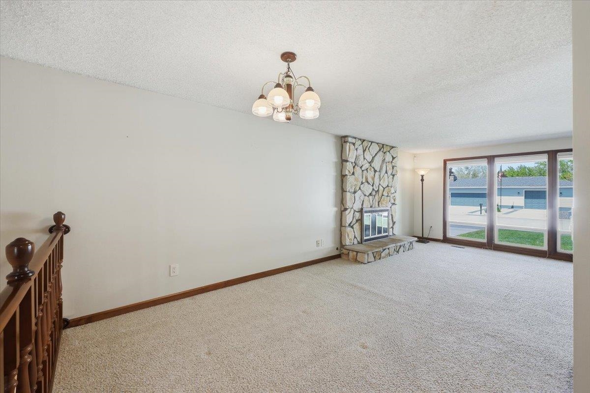 14212 E Boone Ave - Photo 8