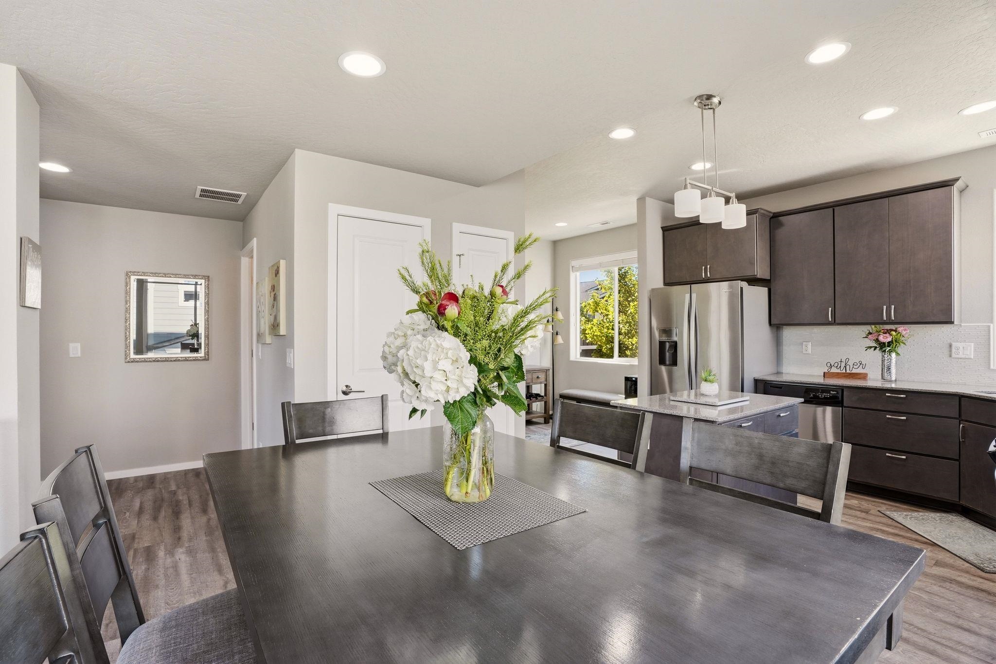 2211 W Bridge Ave - Photo 14