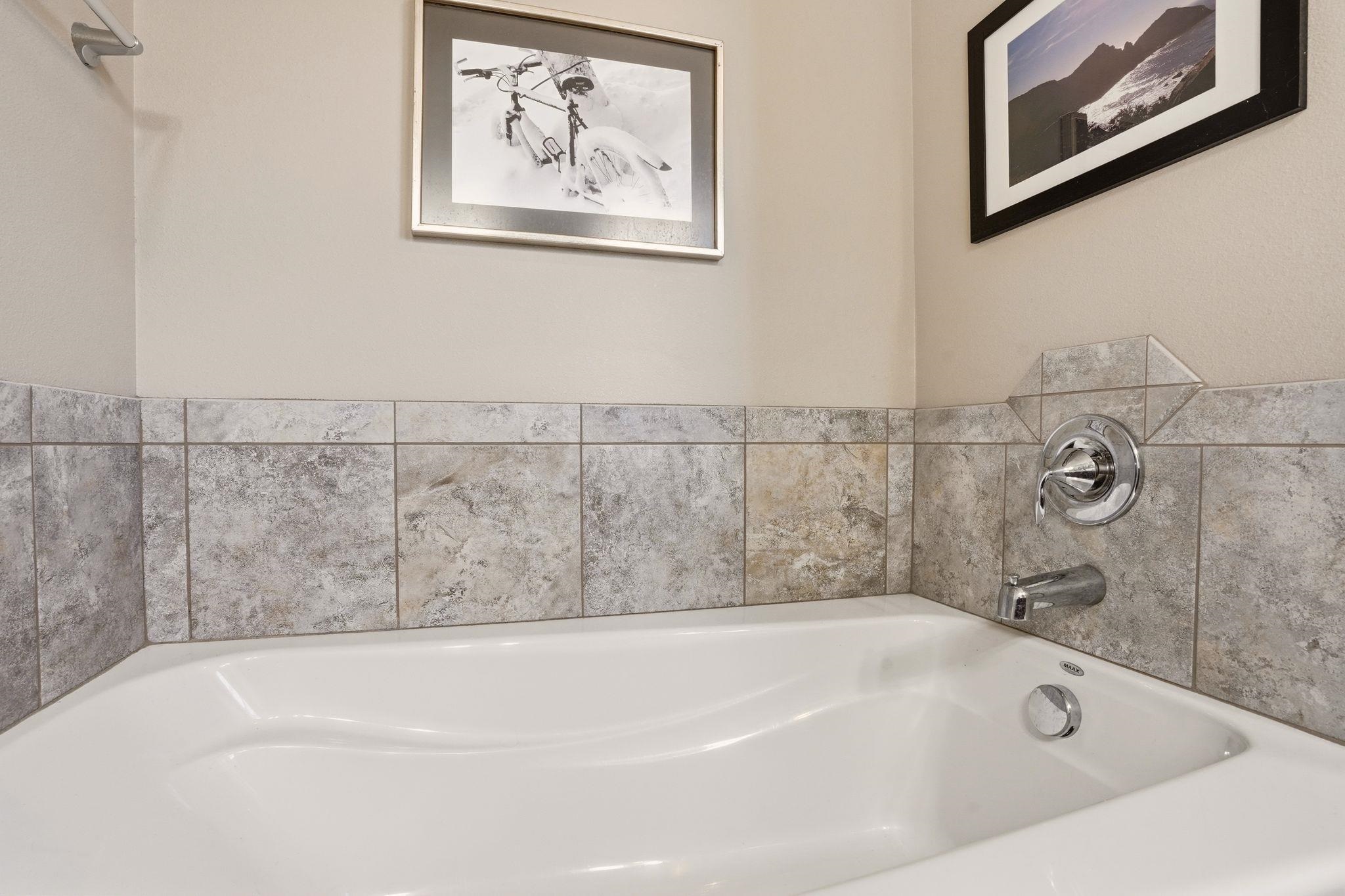 2211 W Bridge Ave - Photo 28