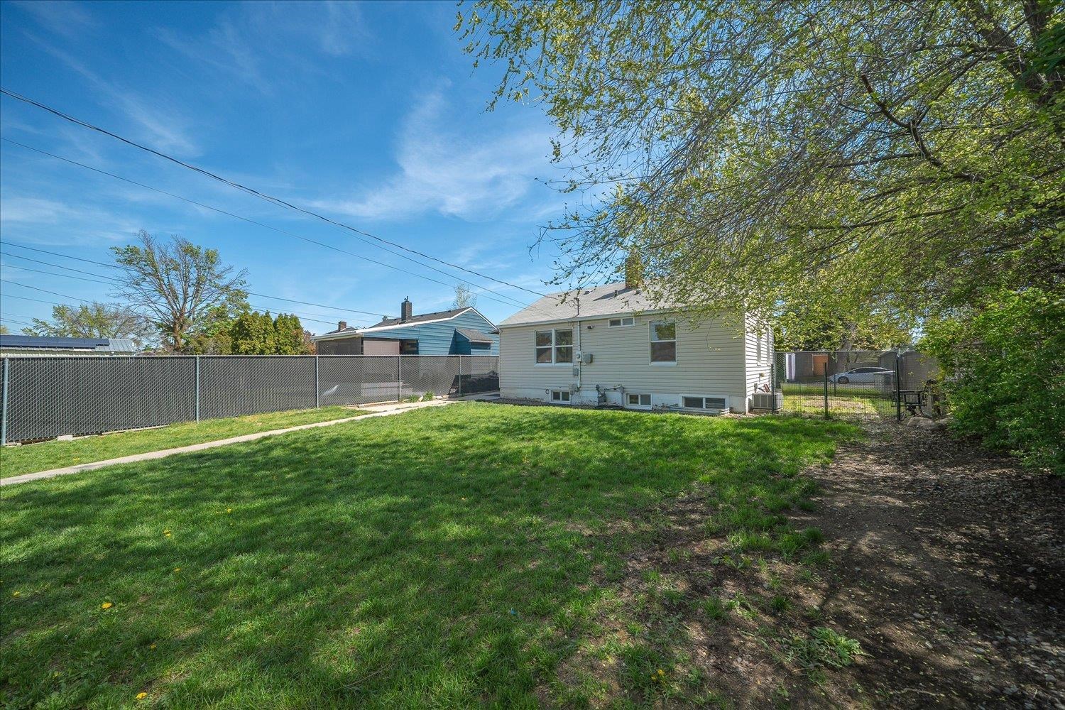 4911 N ELM St - Photo 13