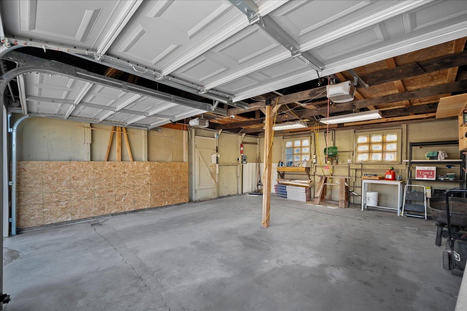 4911 N ELM St - Photo 16