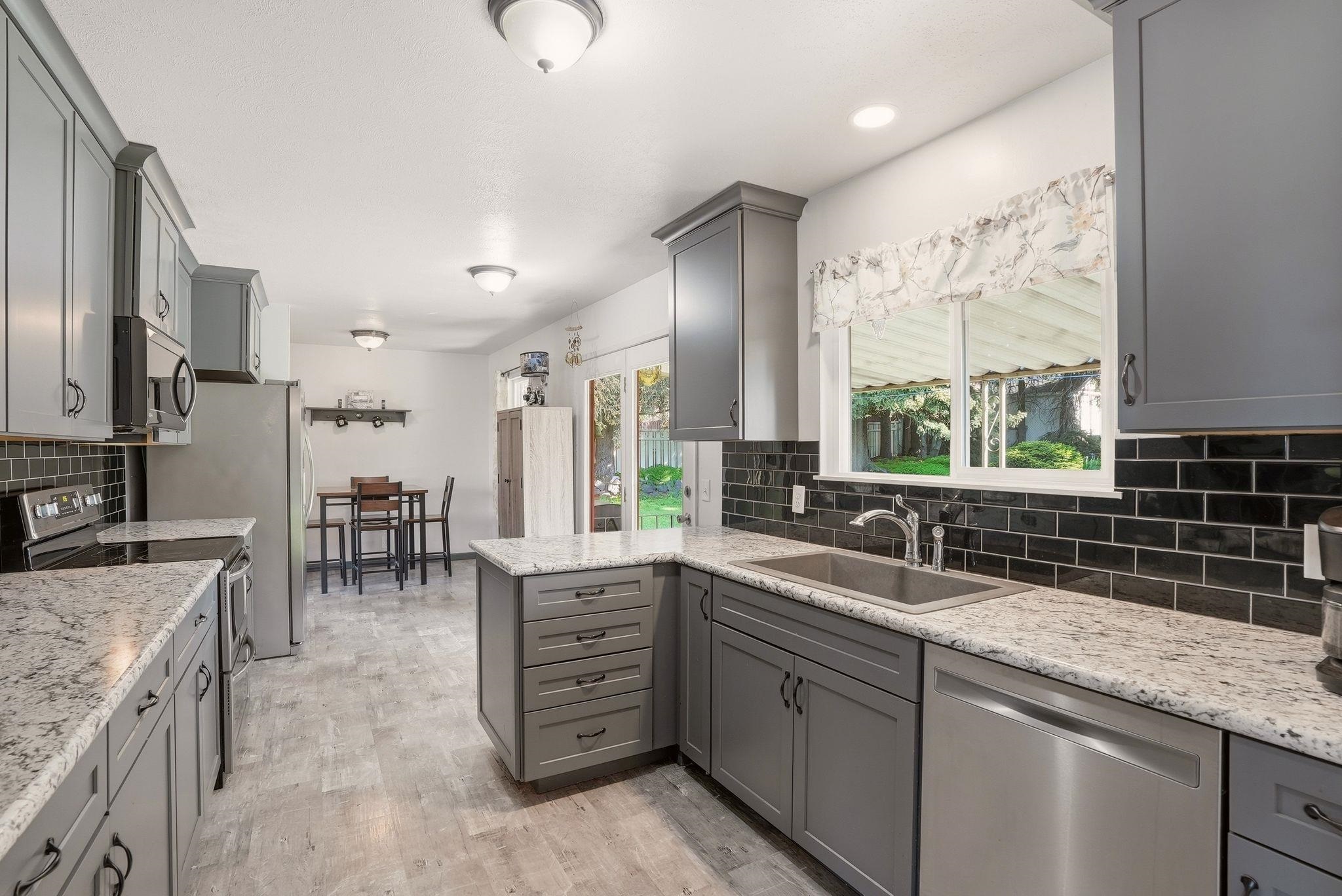 809 E Southview Ave - Photo 13