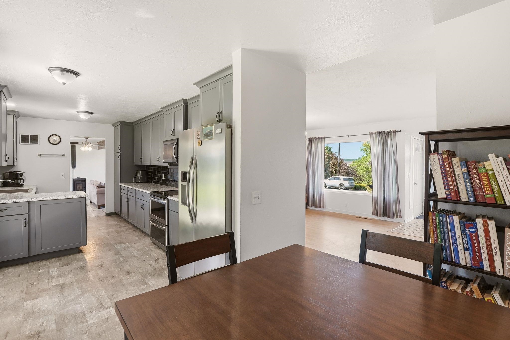 809 E Southview Ave - Photo 18