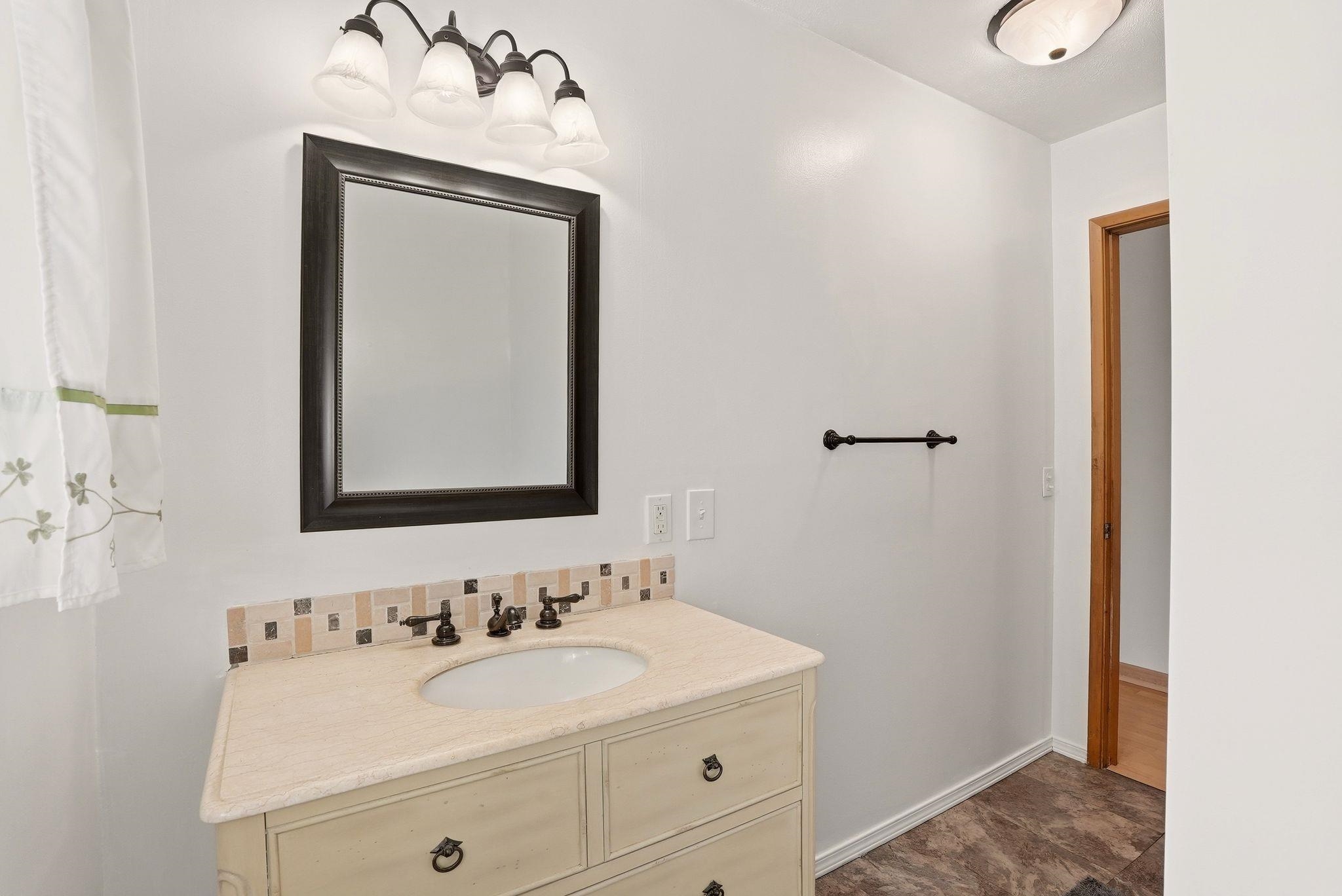 809 E Southview Ave - Photo 26
