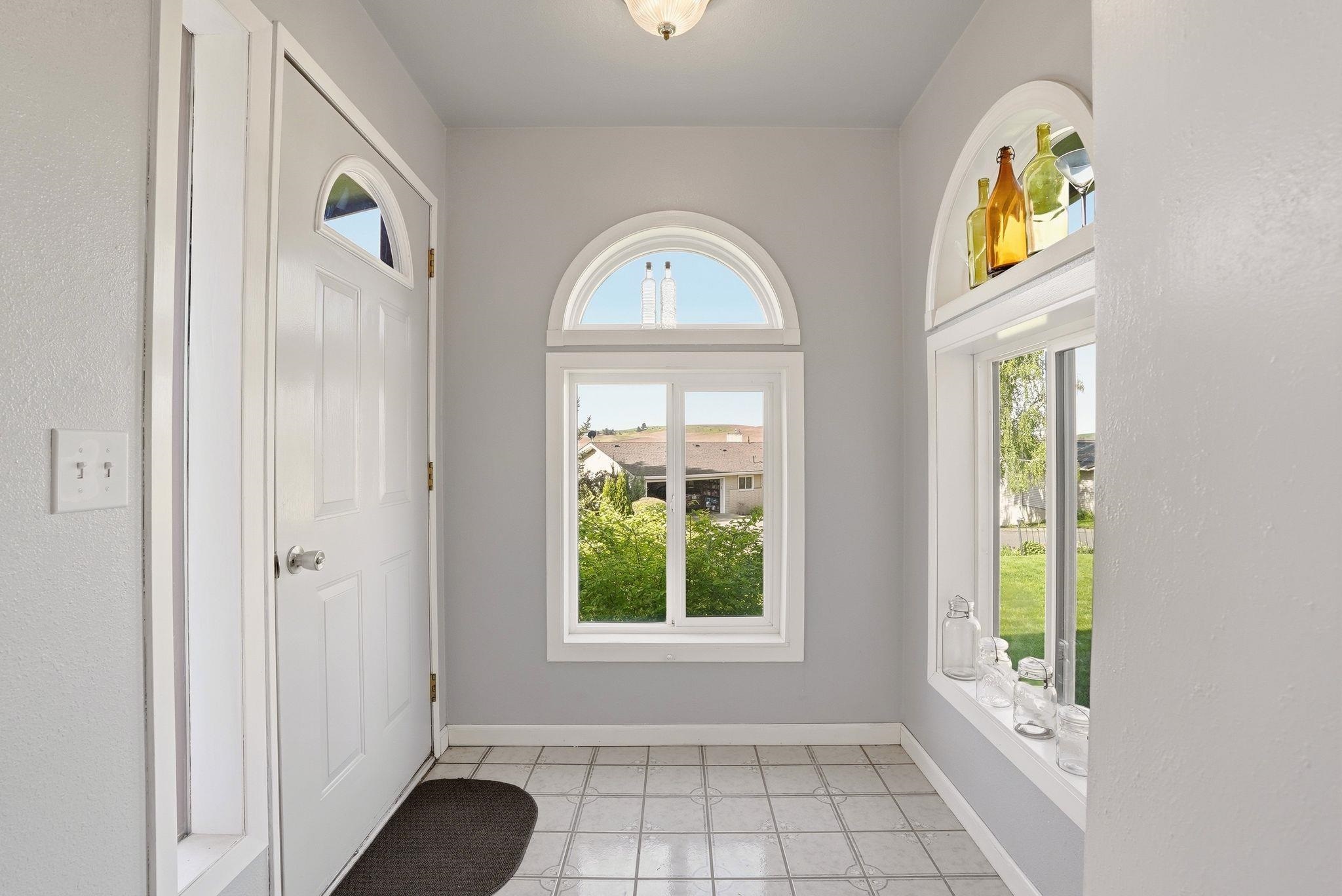 809 E Southview Ave - Photo 4