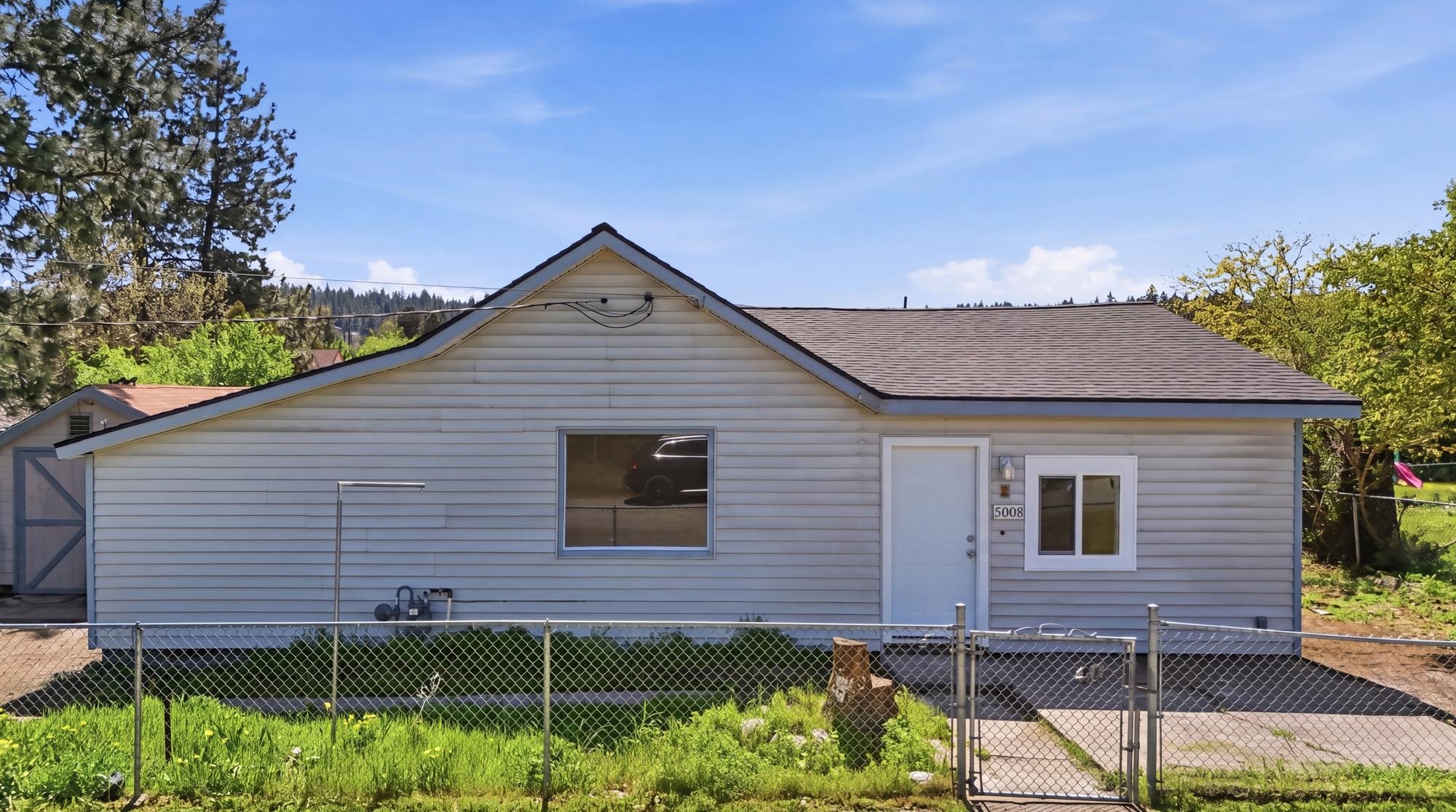 5008 E 5th Ave - Photo 1