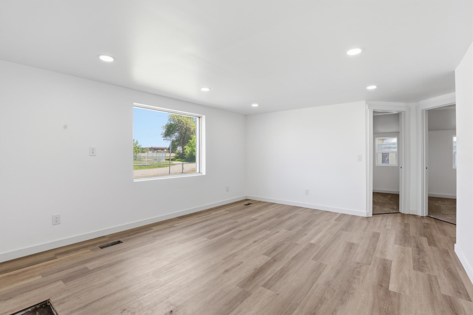 5008 E 5th Ave - Photo 2