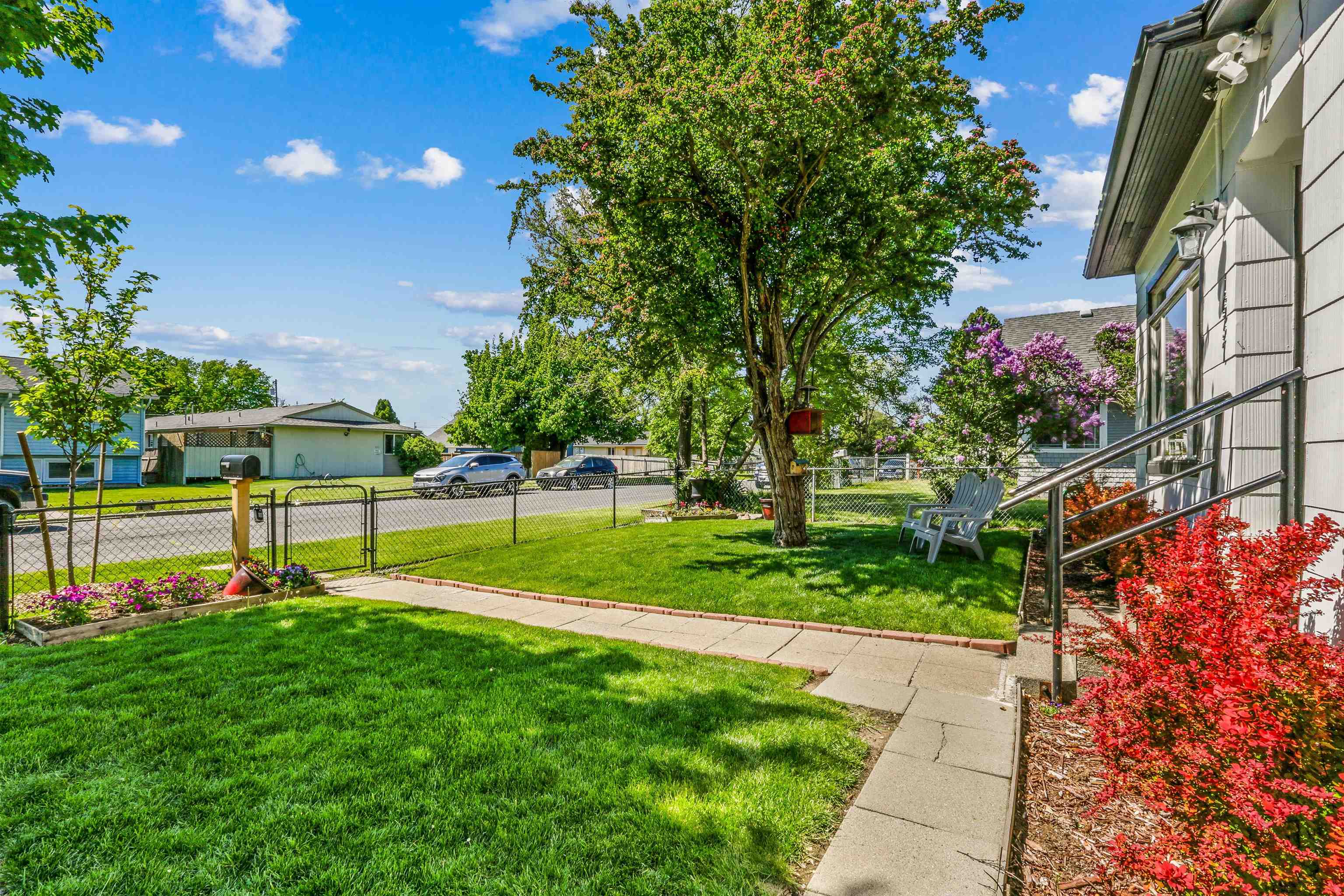 1657 E Crown Ave - Photo 3