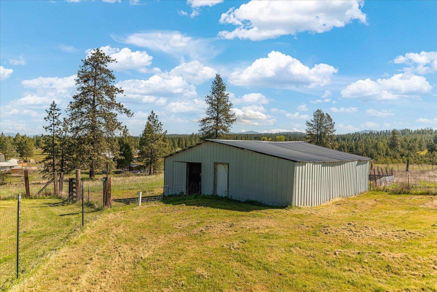 32604 N Elk Chattaroy Rd - Photo 32
